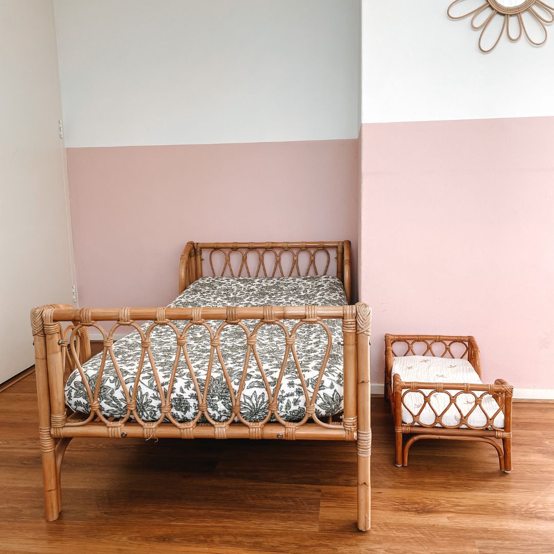 Matching dollbed